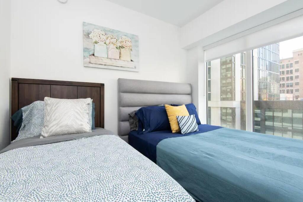 Snazzy 3bed Highrise With Pool, & Rooftop Deck Apartment