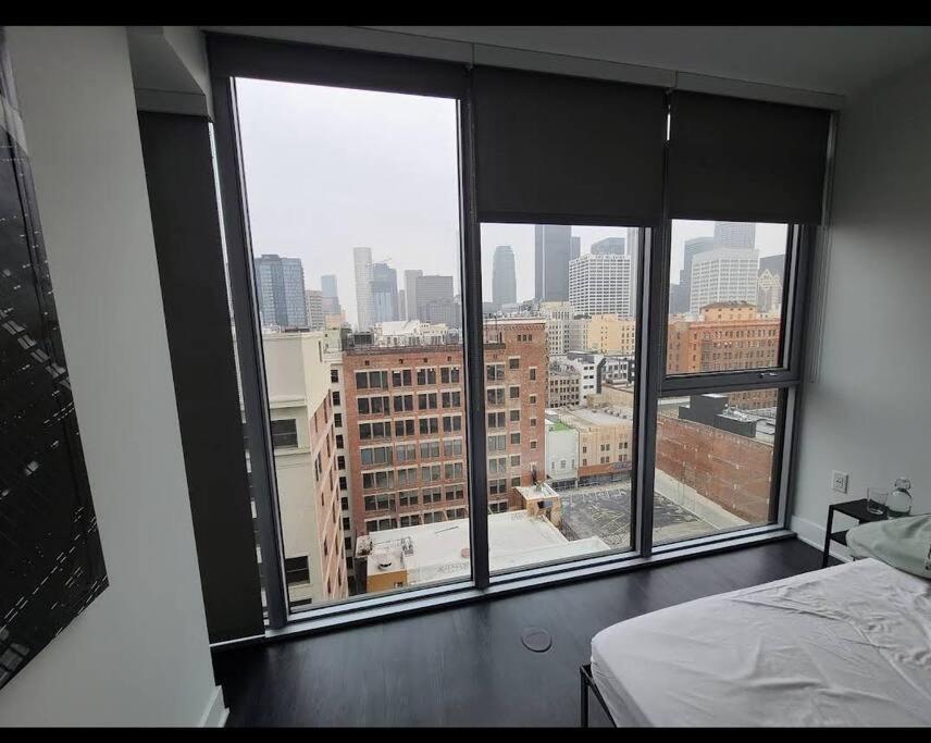 Snazzy 3bed Highrise With Pool, & Rooftop Deck Apartment Los Angeles
