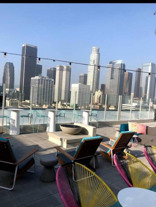 Snazzy 3bed Highrise With Pool, & Rooftop Deck * Los Angeles